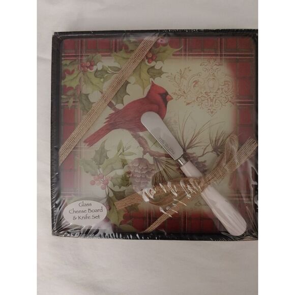 Cardinal Wreath 8"x8" Glass Cheeseboard & Knife Set. - Picture 1 of 4